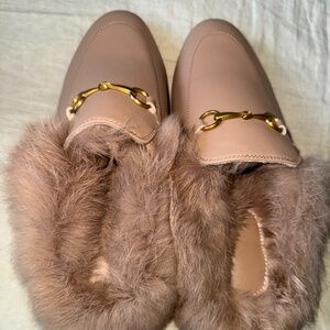 Arqa Fur Mules for Women Comfortable Leather Buckle Mule Flats Furry Padded Back